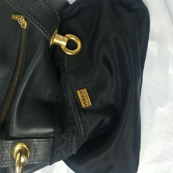 MAXX NEW YORK BLACK LEATHER CROSSBODY BAG - Picture 7 of 8